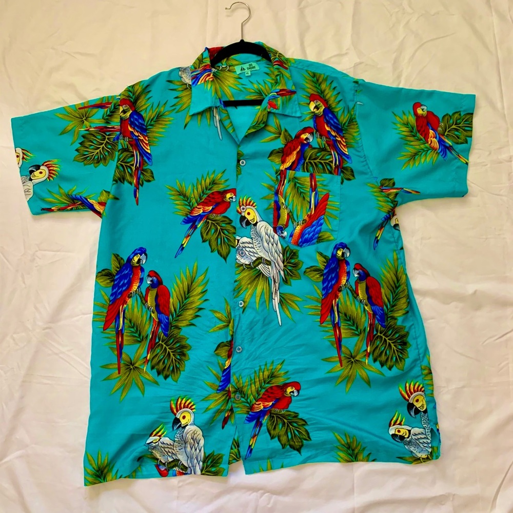 Women’s Hawaiian parrot blouse